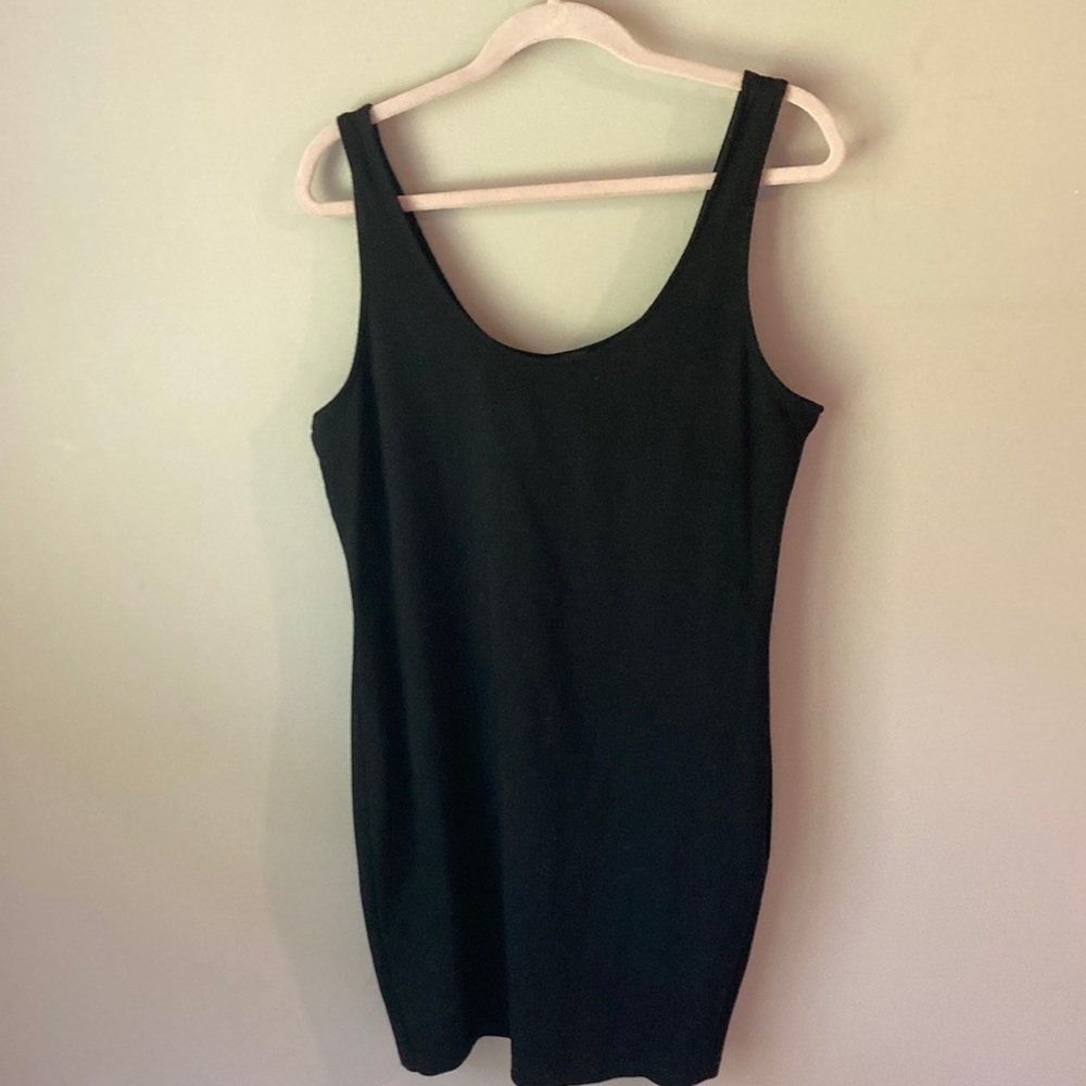 Womens forever 21 black basic dress!